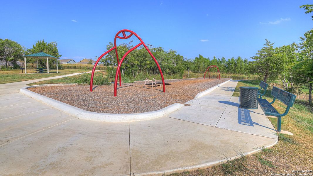 Community amenities in Sunset Oaks, Maxwell (Image 32).
