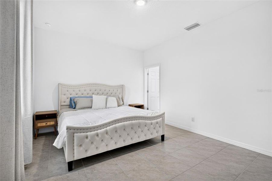 Furnished interior view inside a new home in , Groveland (Image 27).