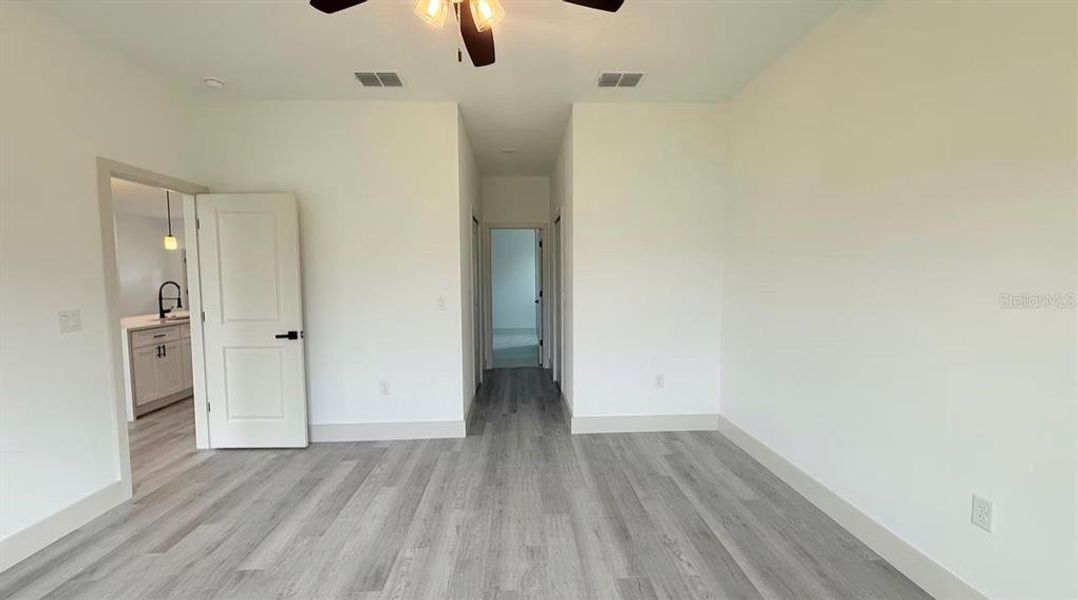 Spacious, unfurnished interior of a new home in , Indian Lake Estates (Image 9).