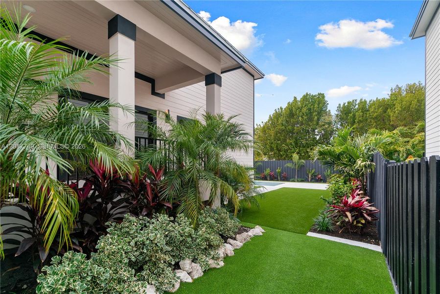 Exterior details and patio area of a home in , Key Largo (Image 29).