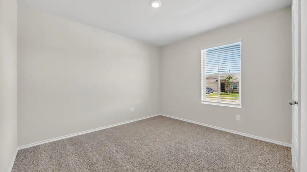 Spacious, unfurnished interior of a new home in Monarch at the Meadows, Ponder (Image 19).