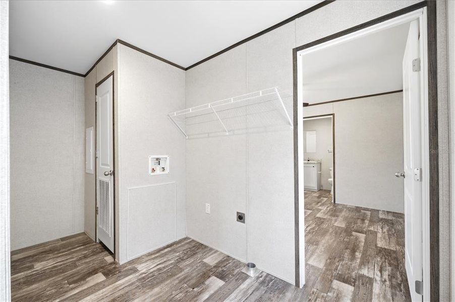 Spacious, unfurnished interior of a new home in , Brooksville (Image 28).