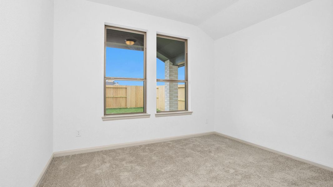 Spacious, unfurnished interior of a new home in Candela, Richmond (Image 9).