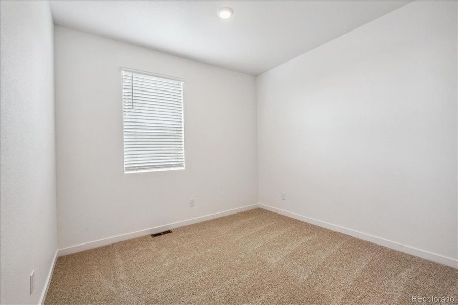 Spacious, unfurnished interior of a new home in Mountain View Ranch, Wellington (Image 17).
