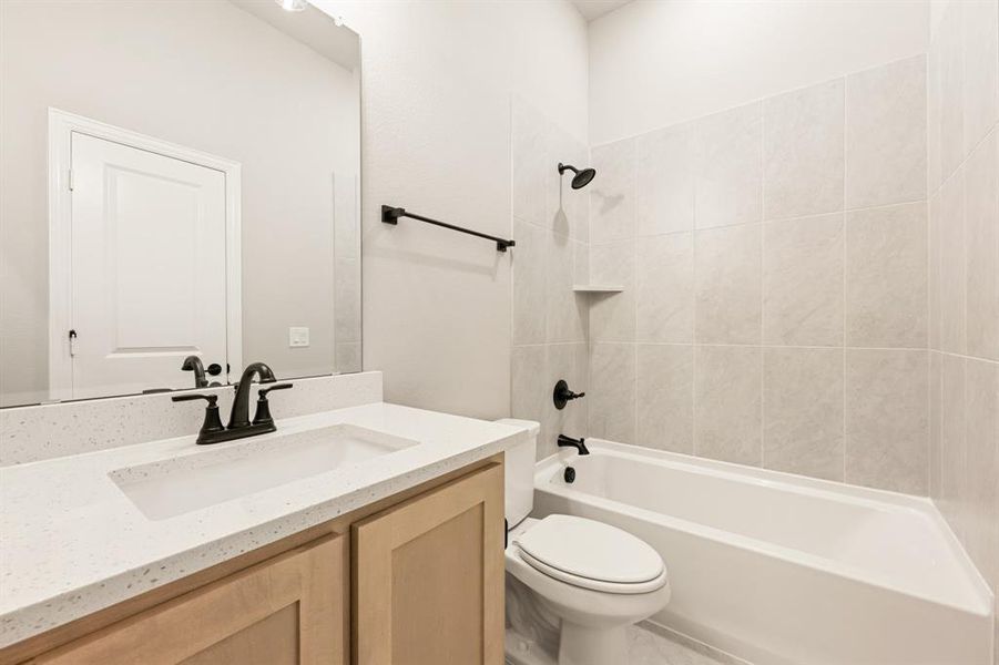 Furnished interior view inside a new home in Somerset, Venus (Image 9).