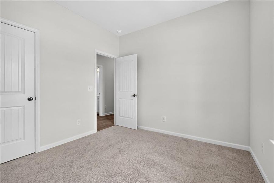 Spacious, unfurnished interior of a new home in Southbend, Rome (Image 22).