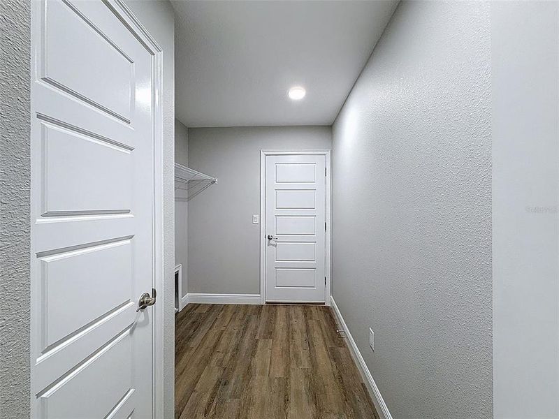 Spacious, unfurnished interior of a new home in , Dunnellon (Image 36).