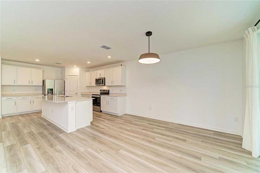 Spacious, unfurnished interior of a new home in Oakfield Lakes, Parrish (Image 31). Spacious, unfurnished interior of a new home in Oakfield Lakes, Parrish (Image 31).
