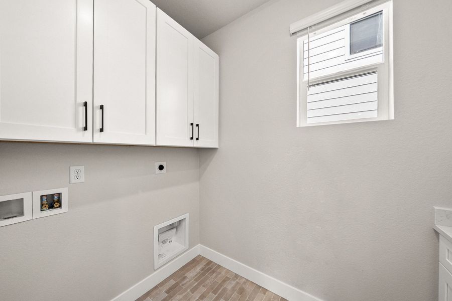 Spacious, unfurnished interior of a new home in Trumark Homes at Sterling Ranch, Littleton (Image 22).