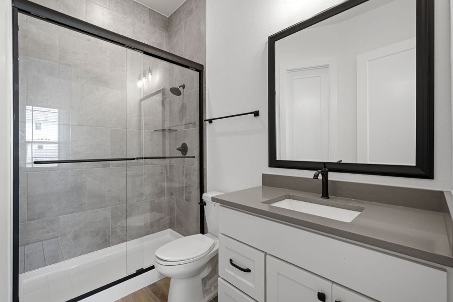 Representative furnished interior of a home built from the Malibu – 60′ Lot by Chesmar Homes in Fulshear Lakes, Fulshear (Image 4). Representative furnished interior of a home built from the Malibu – 60′ Lot by Chesmar Homes in Fulshear Lakes, Fulshear (Image 4).