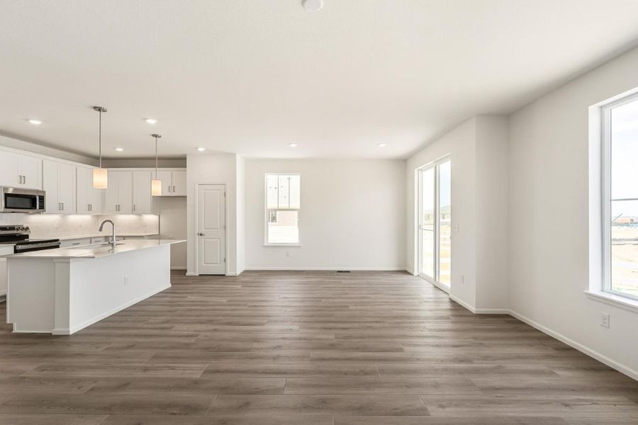 Spacious, unfurnished interior of a new home in Murphy Creek Reserve, Aurora (Image 12). Spacious, unfurnished interior of a new home in Murphy Creek Reserve, Aurora (Image 12).
