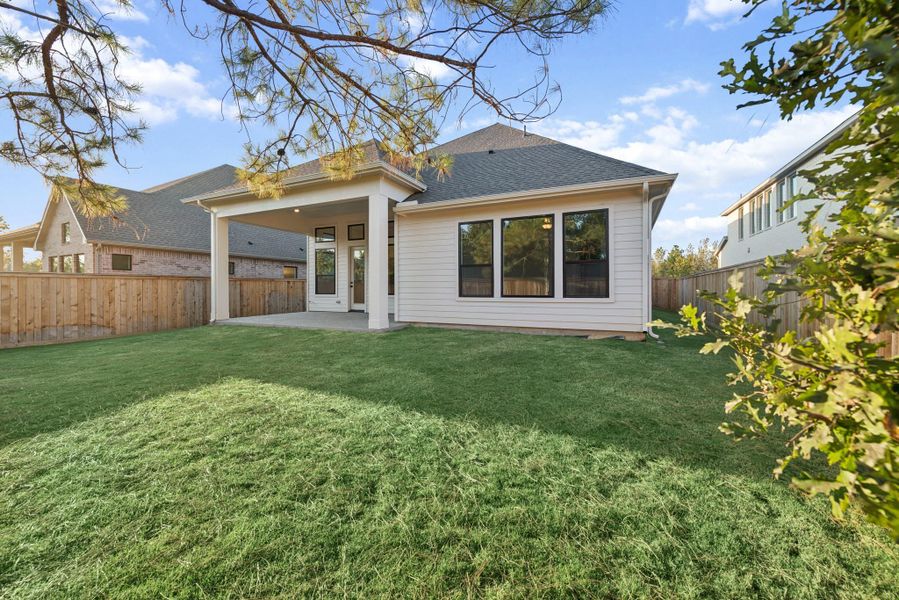 Welcome to The Tulip by David Weekley Homes. Move-In-Ready Now!