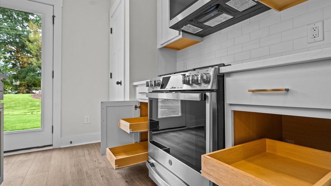 Furnished interior view inside a new home in Ransdell Pointe, Spartanburg (Image 12).