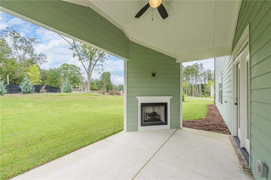 Exterior details and patio area of a home in , Loganville (Image 3).