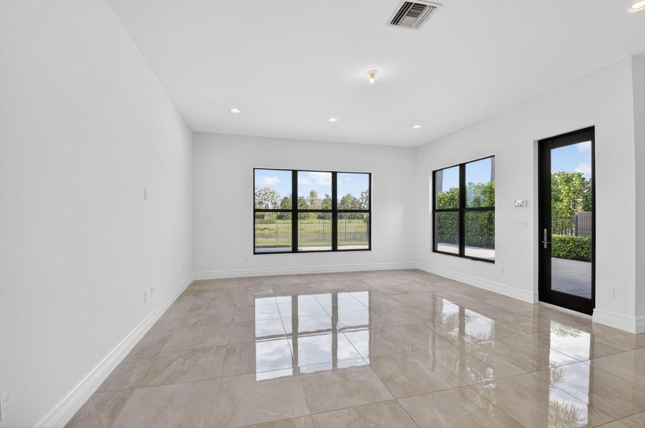 Spacious, unfurnished interior of a new home in , Boca Raton (Image 50).
