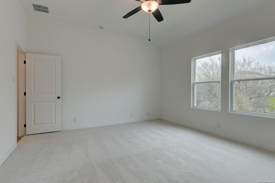 Spacious, unfurnished interior of a new home in Arcadia Ridge, San Antonio (Image 20). Spacious, unfurnished interior of a new home in Arcadia Ridge, San Antonio (Image 20).