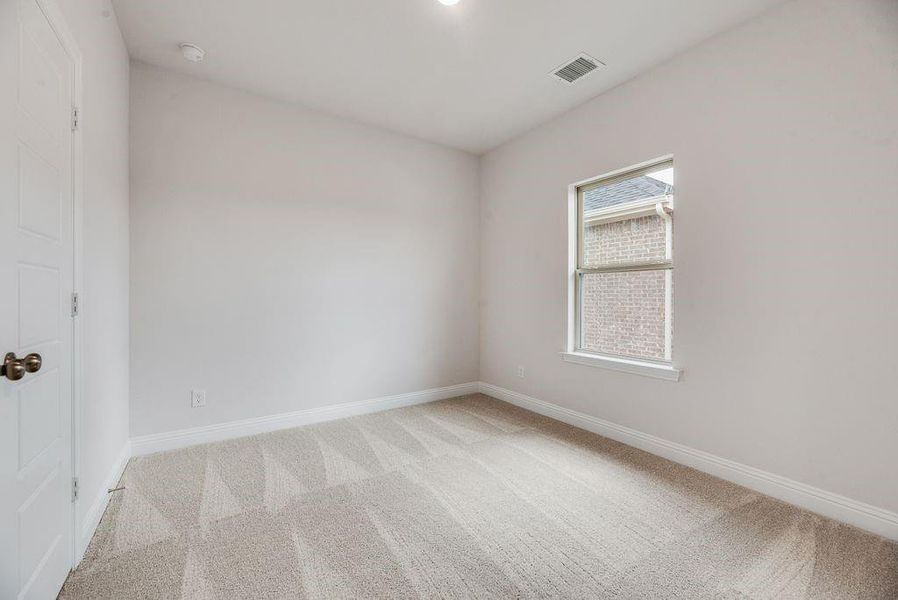 Spacious, unfurnished interior of a new home in Spiritas Ranch, Little Elm (Image 23).