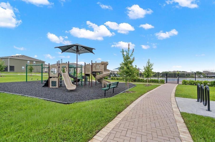 Community amenities in , Davenport (Image 25).