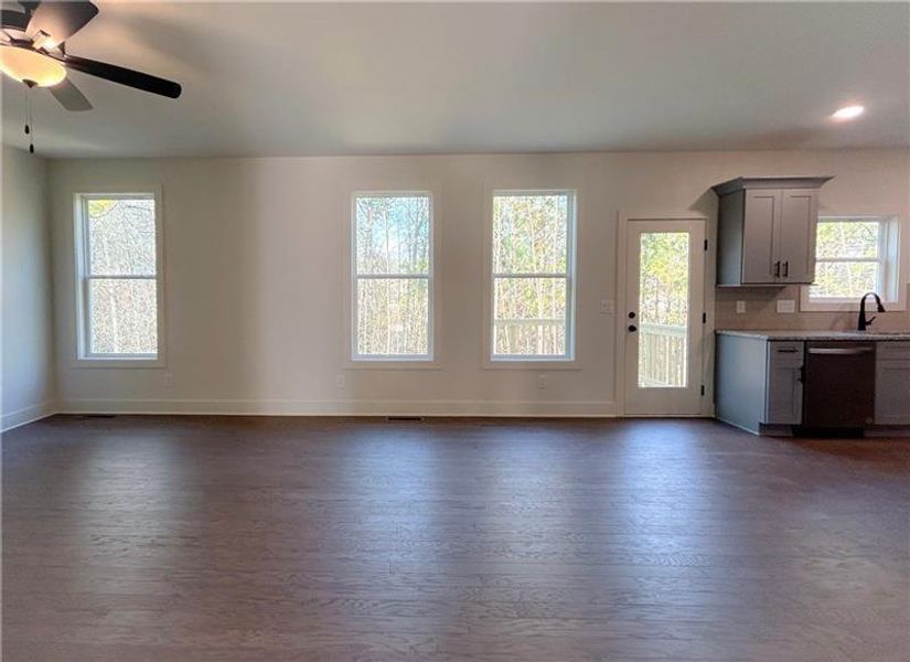 Spacious, unfurnished interior of a new home in , Cartersville (Image 14).