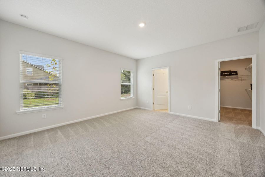 Spacious, unfurnished interior of a new home in , Jacksonville (Image 15).