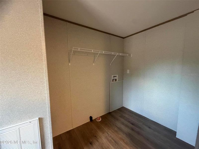 Spacious, unfurnished interior of a new home in , Interlachen (Image 20).