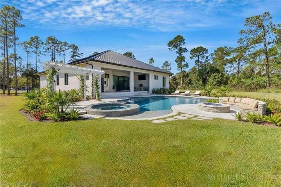 Community amenities in , Naples (Image 21). Community amenities in , Naples (Image 21).