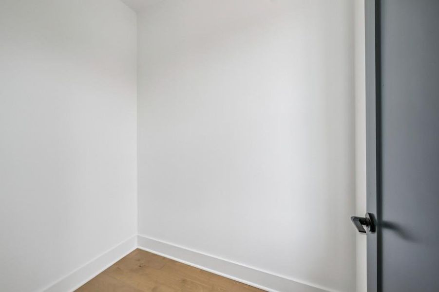 Spacious, unfurnished interior of a new home in , Atlanta (Image 25).