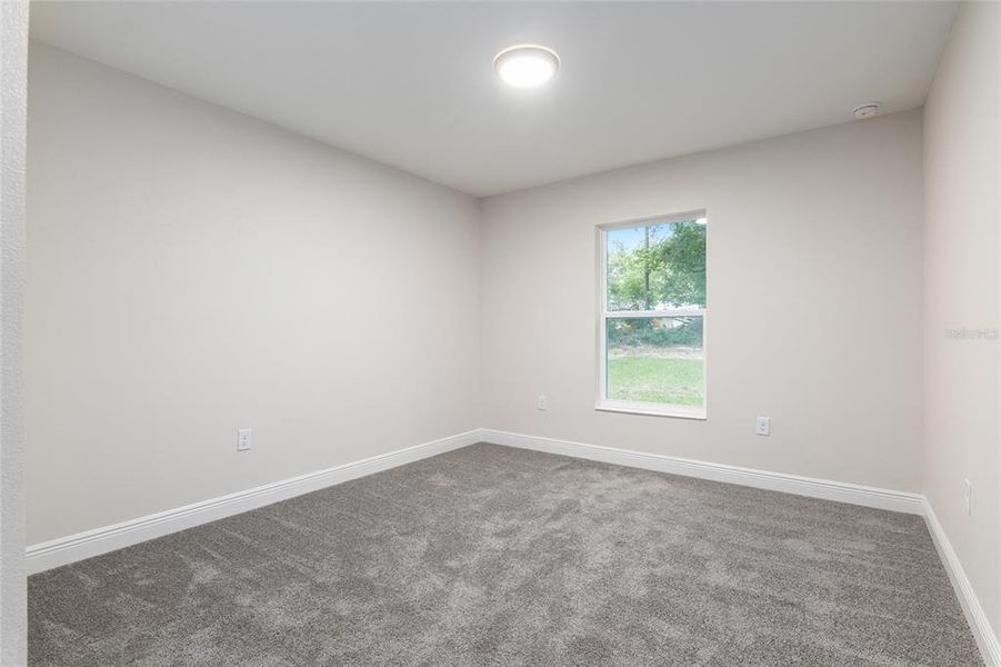Spacious, unfurnished interior of a new home in , Citrus Springs (Image 16).
