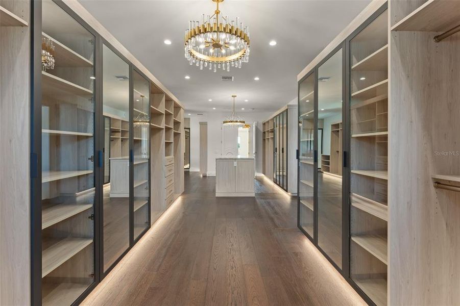 Furnished interior view inside a new home in , Windermere (Image 41).