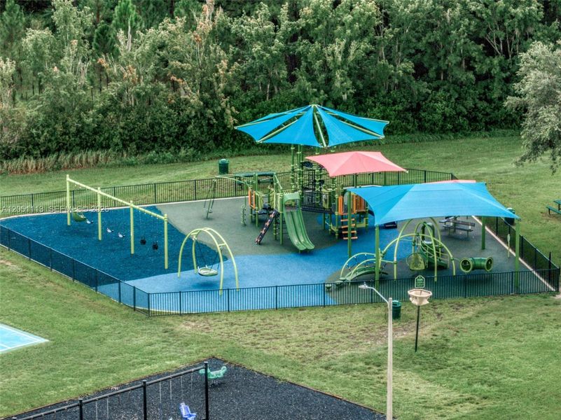 Community amenities in , Sebring (Image 49). Community amenities in , Sebring (Image 49).
