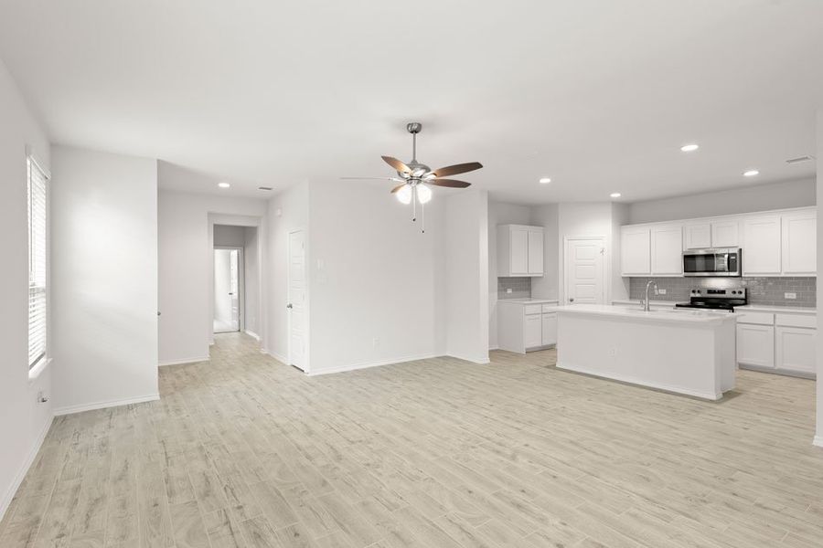 Representative exterior photo of a completed home built from the Hickory by Impression Homes in Creekside Ranch, Blue Ridge, TX (Image 8).