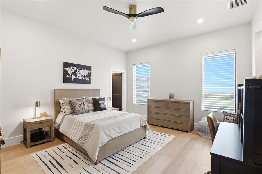 Furnished interior view inside a new home in , Gotha (Image 28).