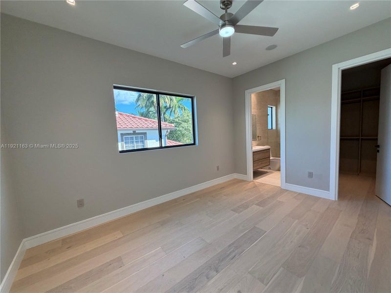 Spacious, unfurnished interior of a new home in , Hollywood (Image 44).