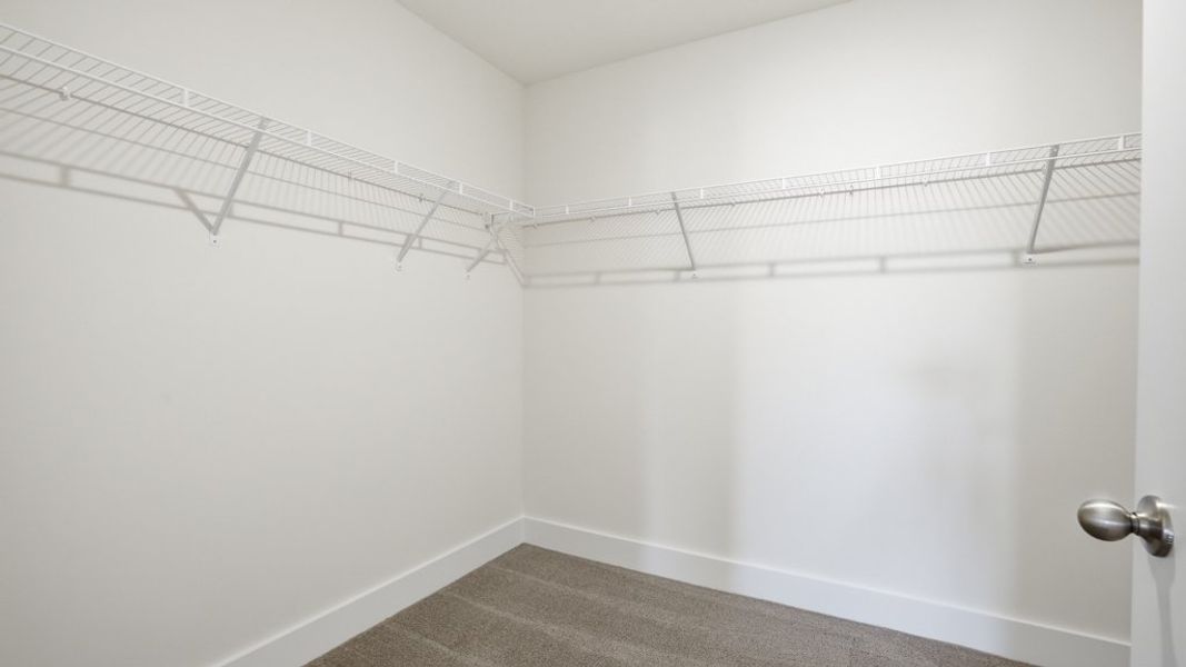 Spacious, unfurnished interior of a new home in Millstone Village, Morristown (Image 34).