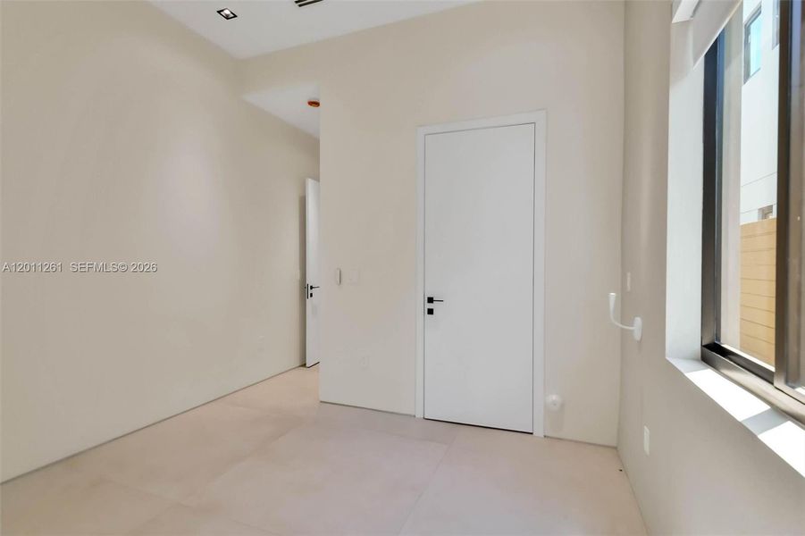 Spacious, unfurnished interior of a new home in , Miami (Image 56).