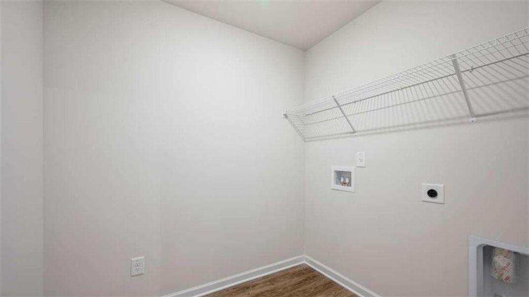 Spacious, unfurnished interior of a new home in Inverness at Sugarloaf, Lawrenceville (Image 17).