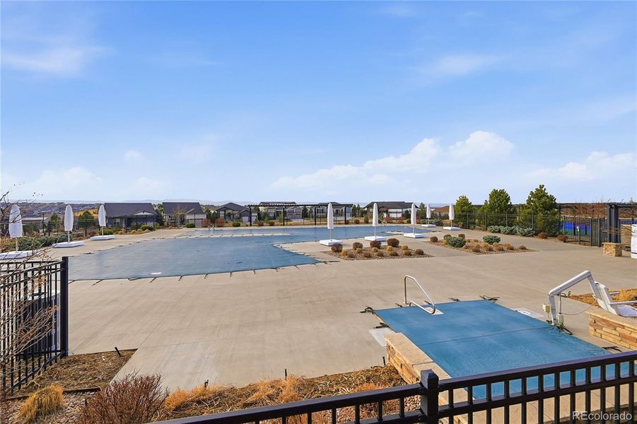 Community amenities in Hilltop at Inspiration, Aurora (Image 44).