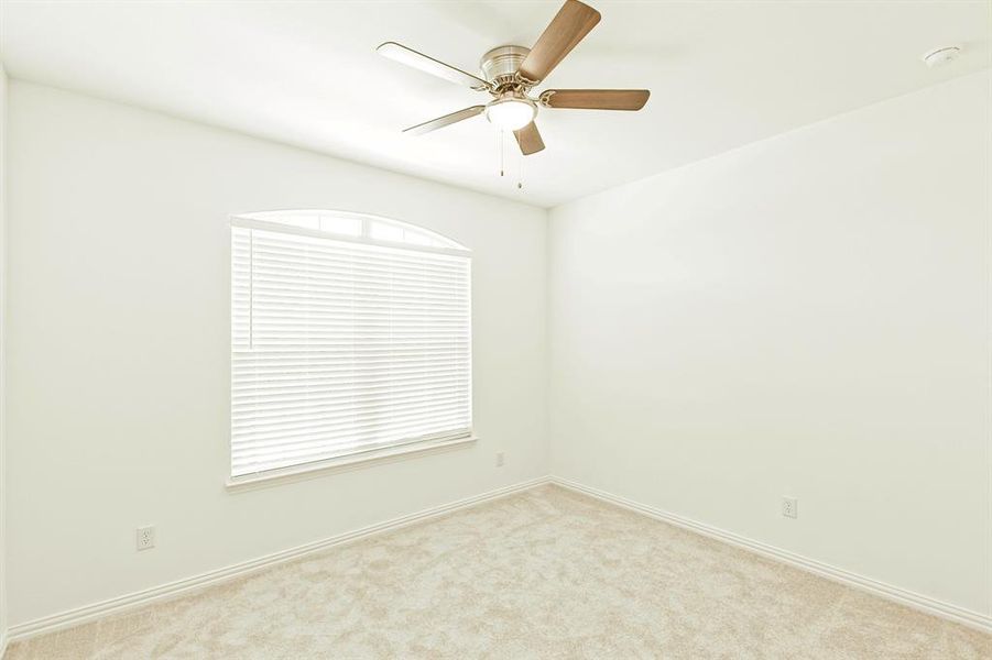 Spacious, unfurnished interior of a new home in Preserve at Honey Creek, McKinney (Image 35).