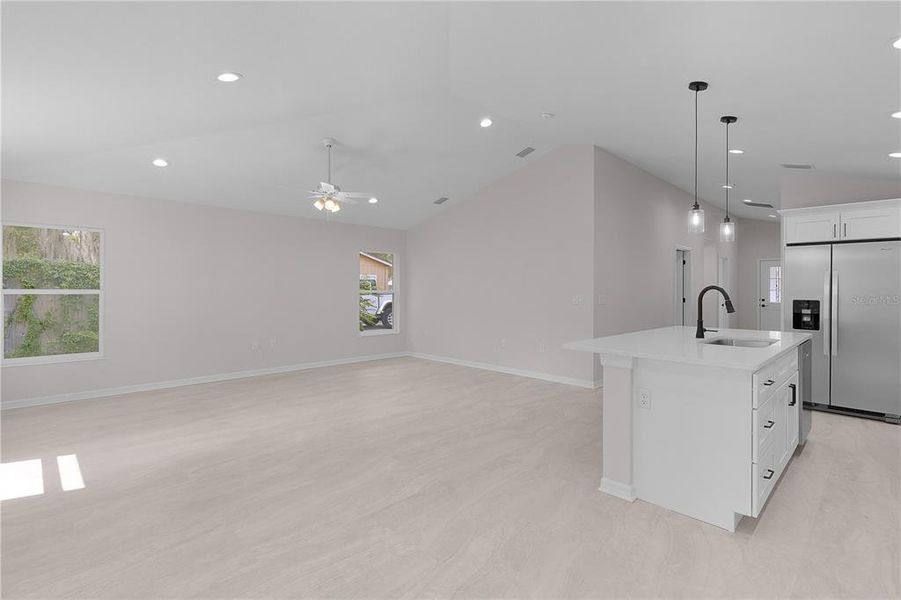 Spacious, unfurnished interior of a new home in , Ocklawaha (Image 39).