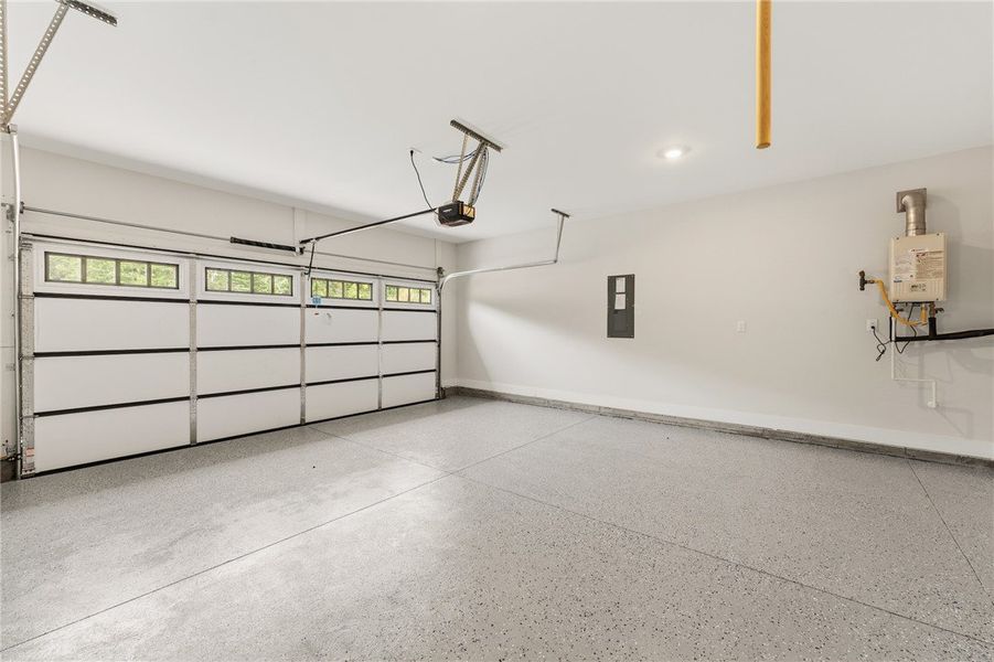Spacious, unfurnished interior of a new home in Saratoga Oaks, Williamston (Image 30).
