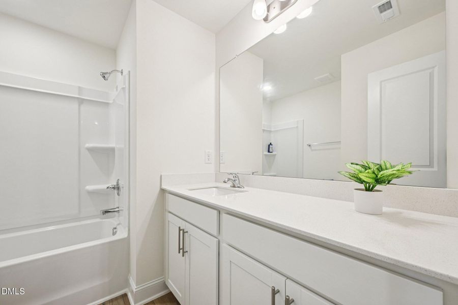 19-web-or-mls-Honeydew Way-S0710-030