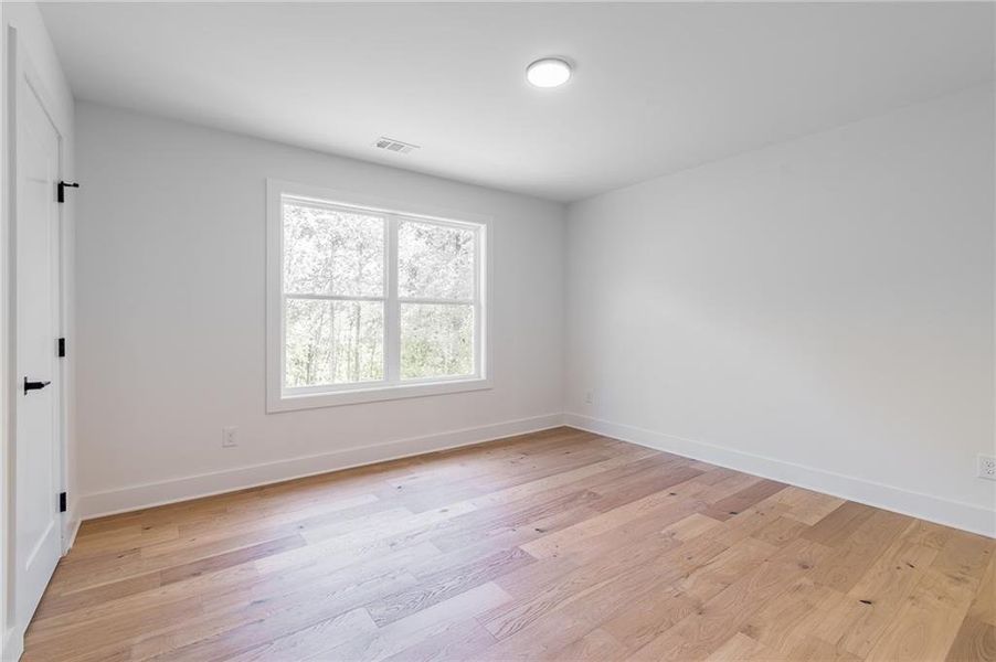 Spacious, unfurnished interior of a new home in , Gainesville (Image 41).