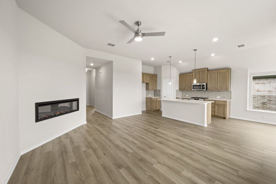 Spacious, unfurnished interior of a new home in Meadow Park at The Meadows, Ponder (Image 19).