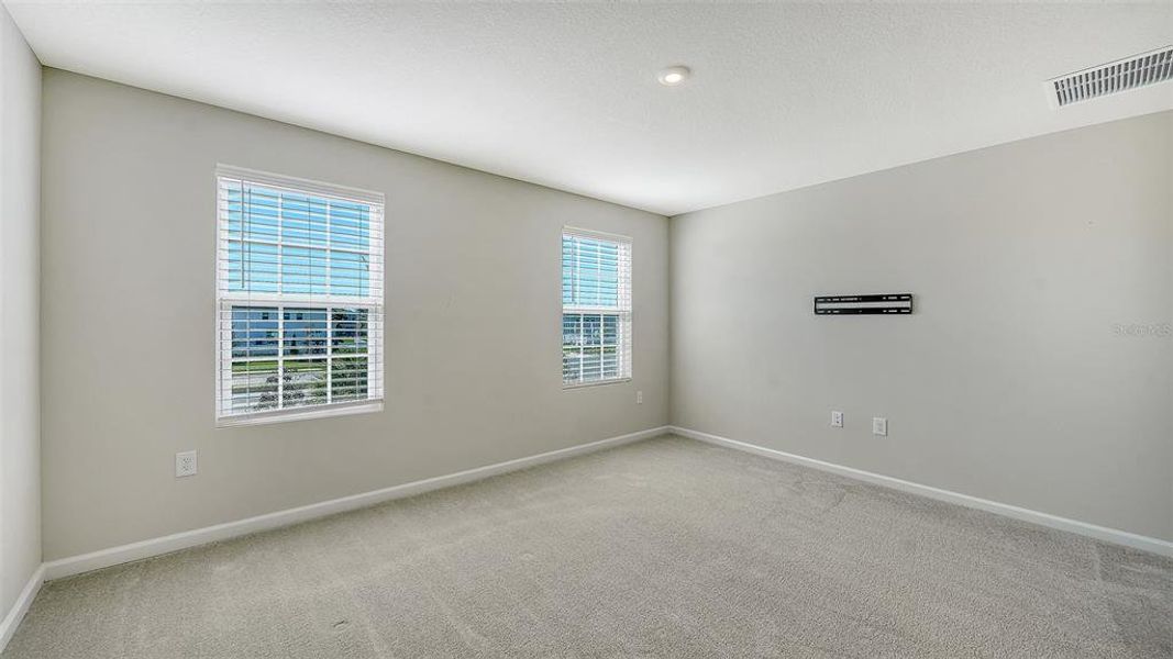 Spacious, unfurnished interior of a new home in , Bradenton (Image 31).