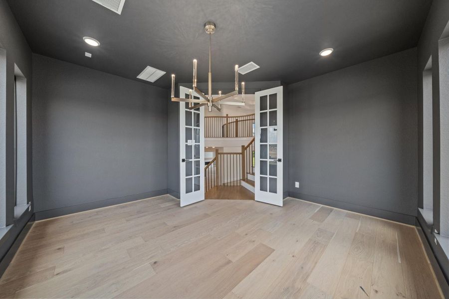 Spacious, unfurnished interior of a new home in Bridgeland 45', 50', 70', Cypress (Image 27). Spacious, unfurnished interior of a new home in Bridgeland 45', 50', 70', Cypress (Image 27).