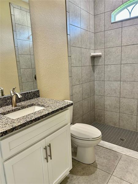 Furnished interior view inside a new home in , Weeki Wachee (Image 34).