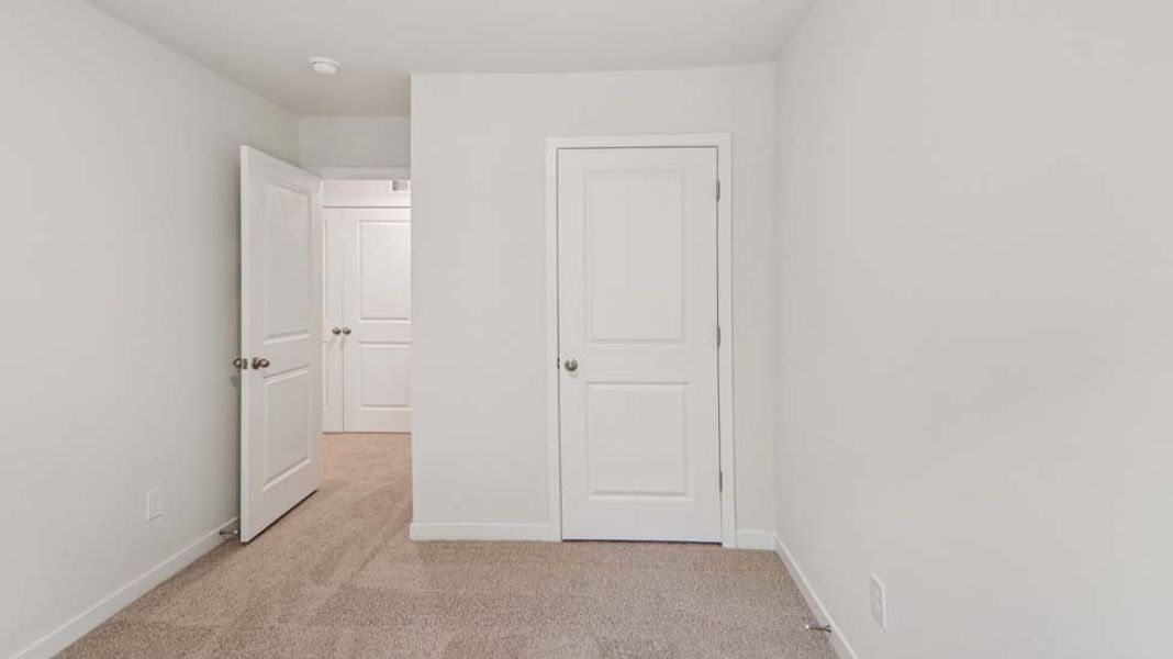 Representative unfurnished interior of a home built from the Pearson by D.R. Horton in Clark Creek Landing Townhomes, Lincolnton (Image 16).