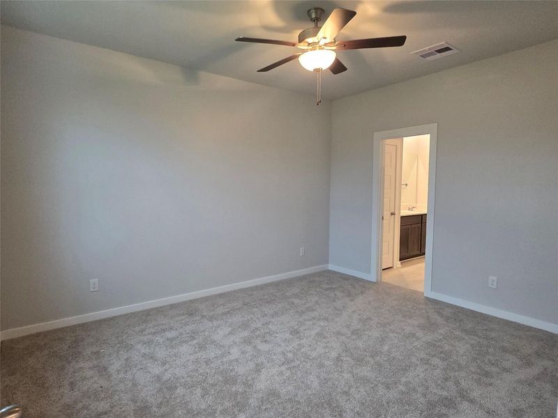 Spacious, unfurnished interior of a new home in Liberty Estates, Cleveland (Image 15).