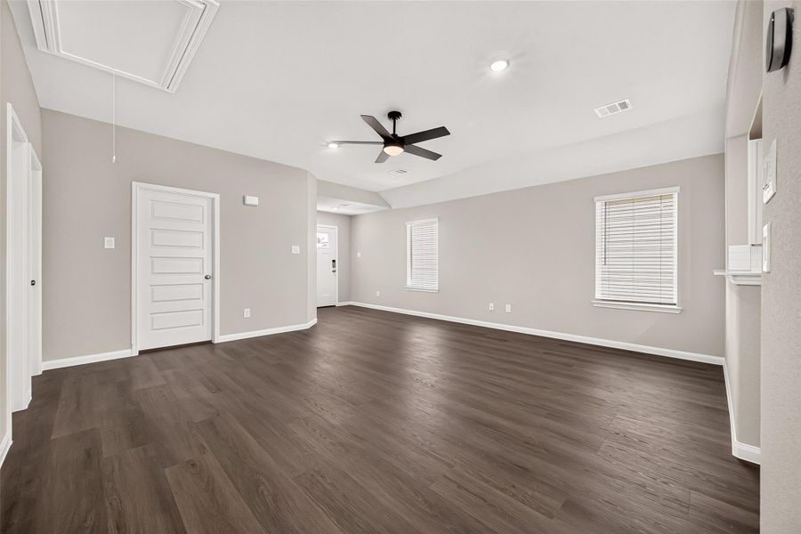 Spacious, unfurnished interior of a new home in Ridgeland Hills, Willis (Image 24).