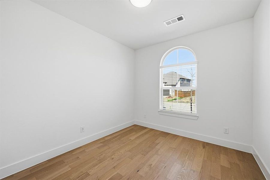 Spacious, unfurnished interior of a new home in Sandbrock Ranch, Aubrey (Image 13).